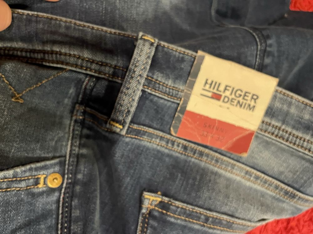 Jeansi Tommy Hilfiger dama masura32/33 potriviti  L noi