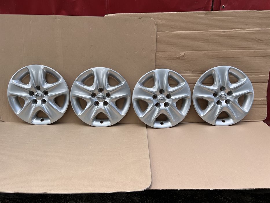 Оригинални тасове за Опел 16 цола Като чисто нови.