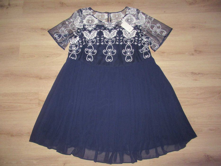 СТРАХОТНО КРАСИВА официална рокля--3XL номер