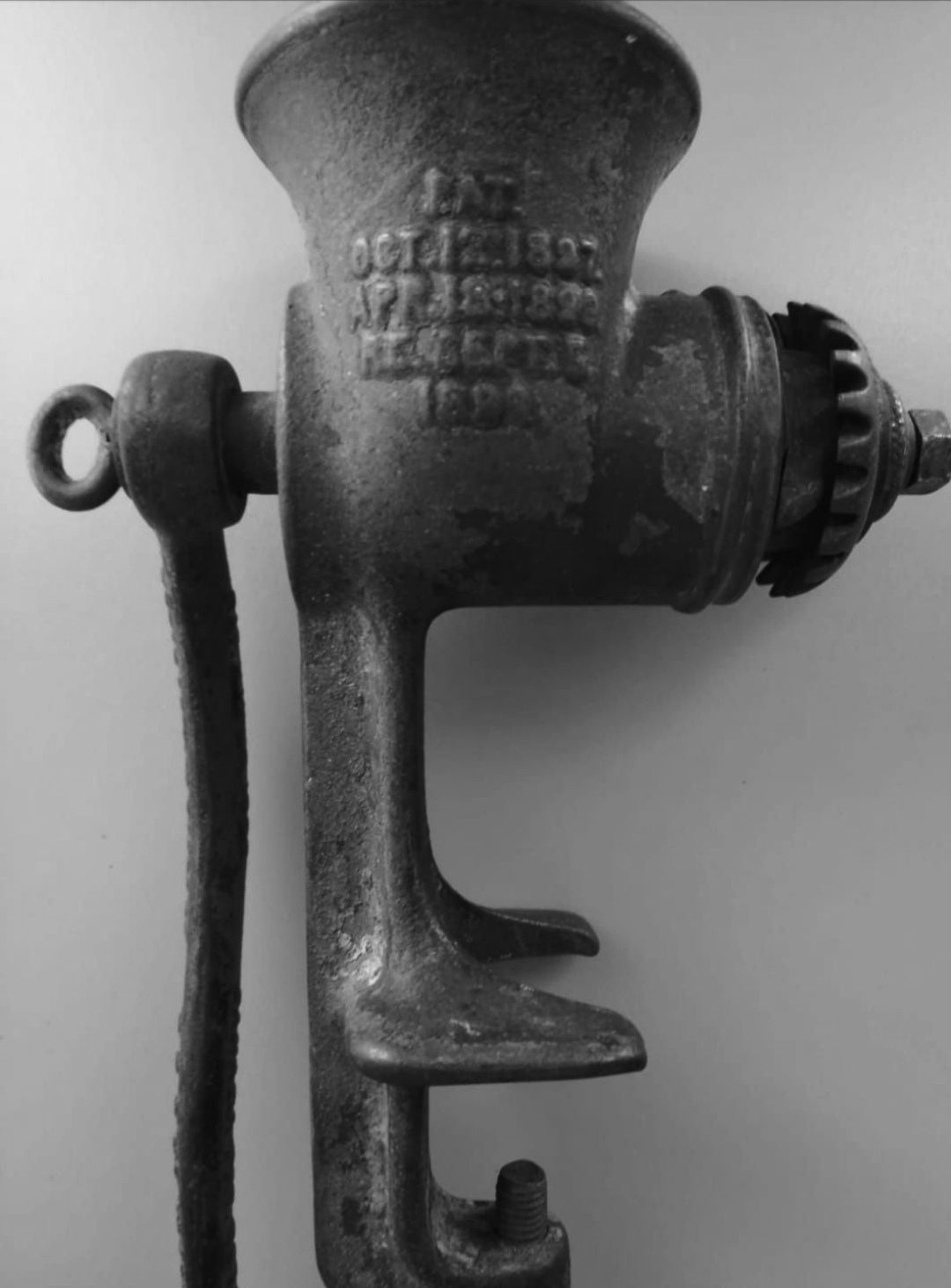 Mașina de tocat vintage