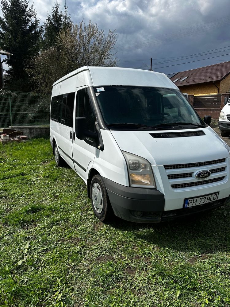 Ford Transit (8+1) 2.2 TDI varianta lunga
