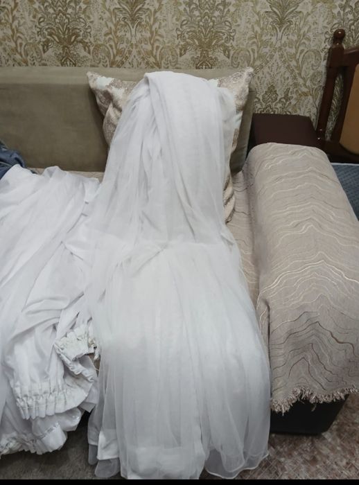 Продам тюль в сетку 2 штуки