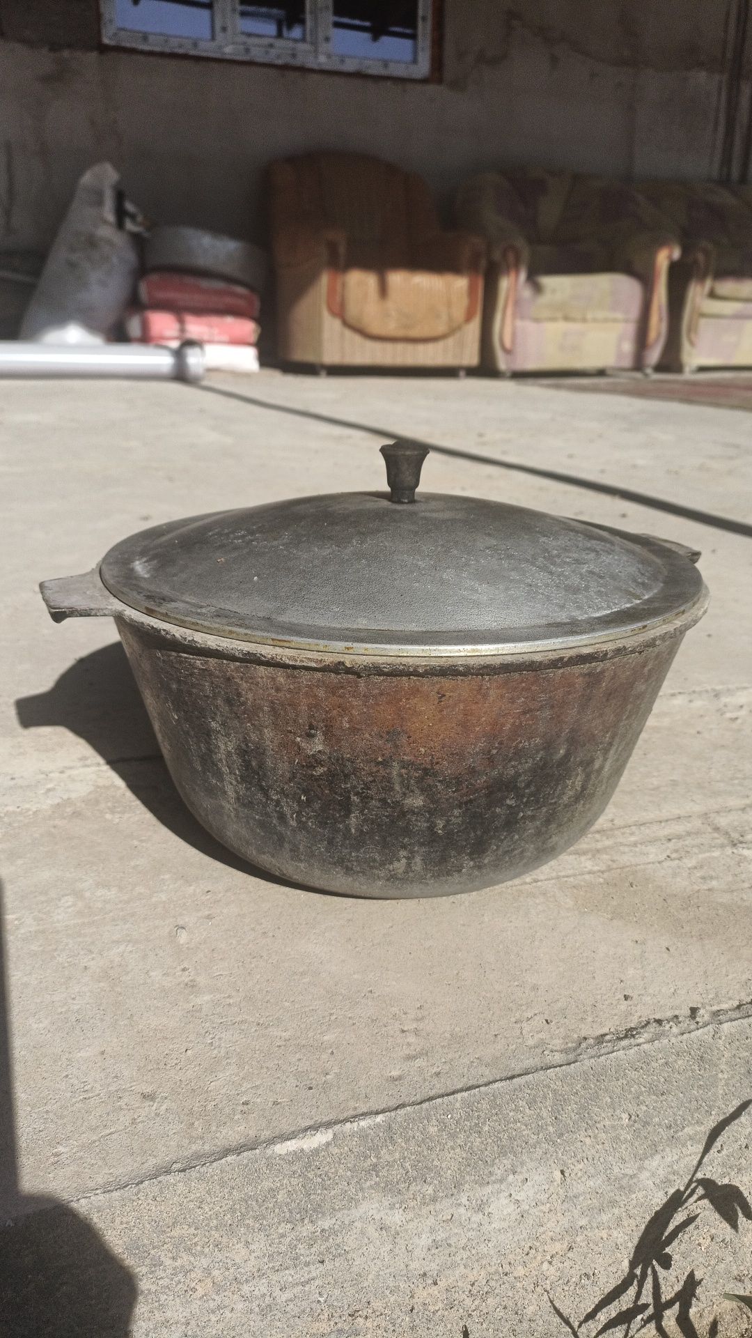 Продам казан чугунный