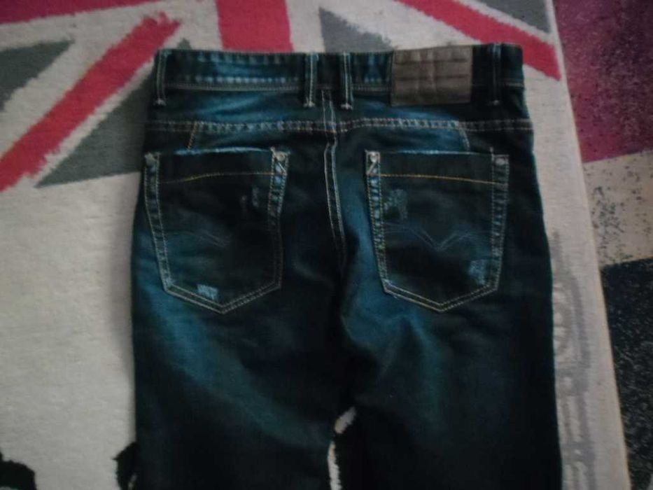 Продавам  дънки нови и пола BIAGGINI