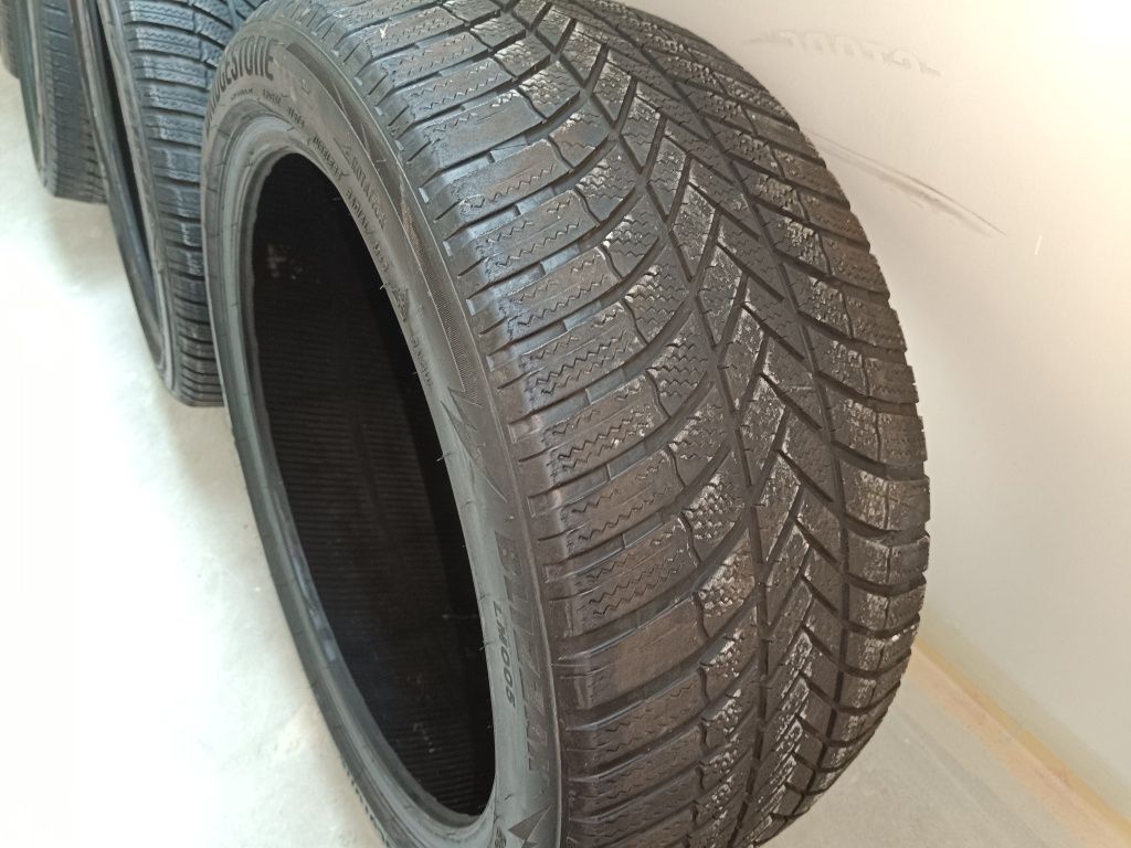 Гуми Bridgestone 265 / 40 / R20 104V