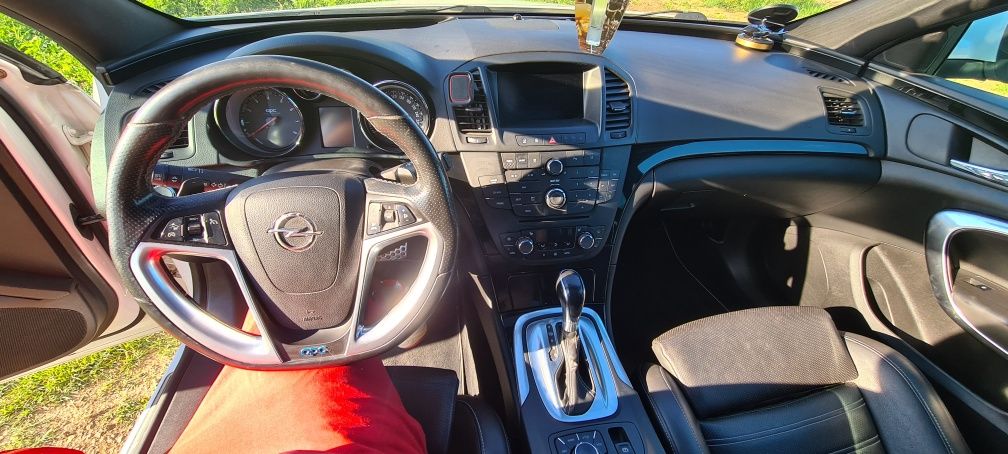 Opel insignia opc unlimited 2.8 v6 325 cai automat inmatriculata