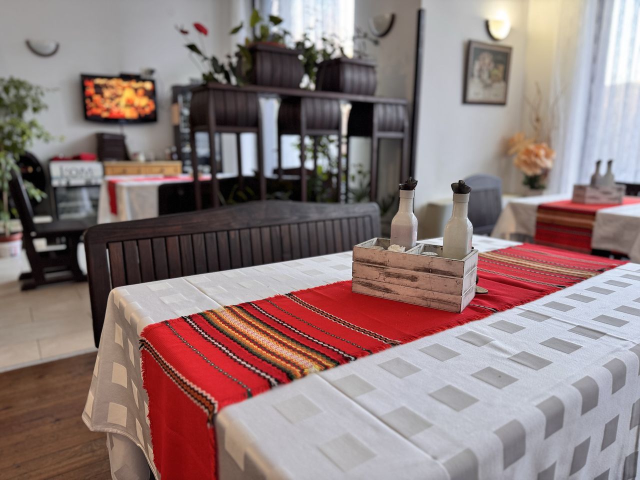 Продава се Хотел в с. Орешак, Област Ловеч - 970 кв.м за 464 €/кв.м - Снимка #8