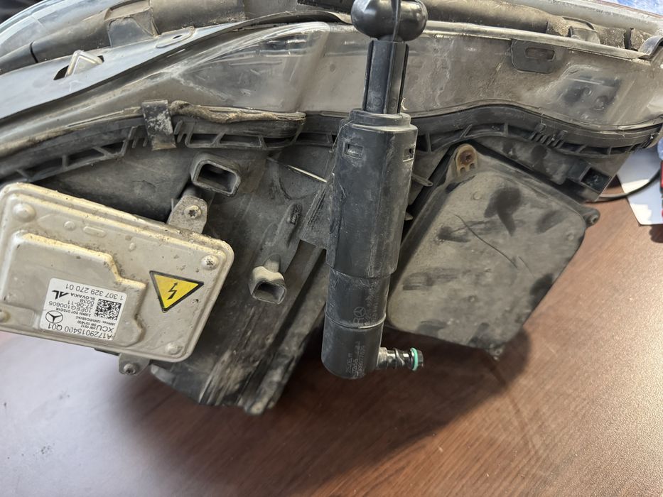 Фар Мерцедес w204