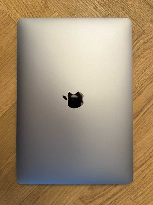 Apple MacBook Air 13", M1 2022, 512GB, 8GB RAM, Сив - БЕЗ ДРАСКОТИНИ!