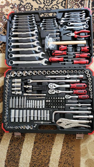 Набор ключей. 202 предмета. Качество отличное.