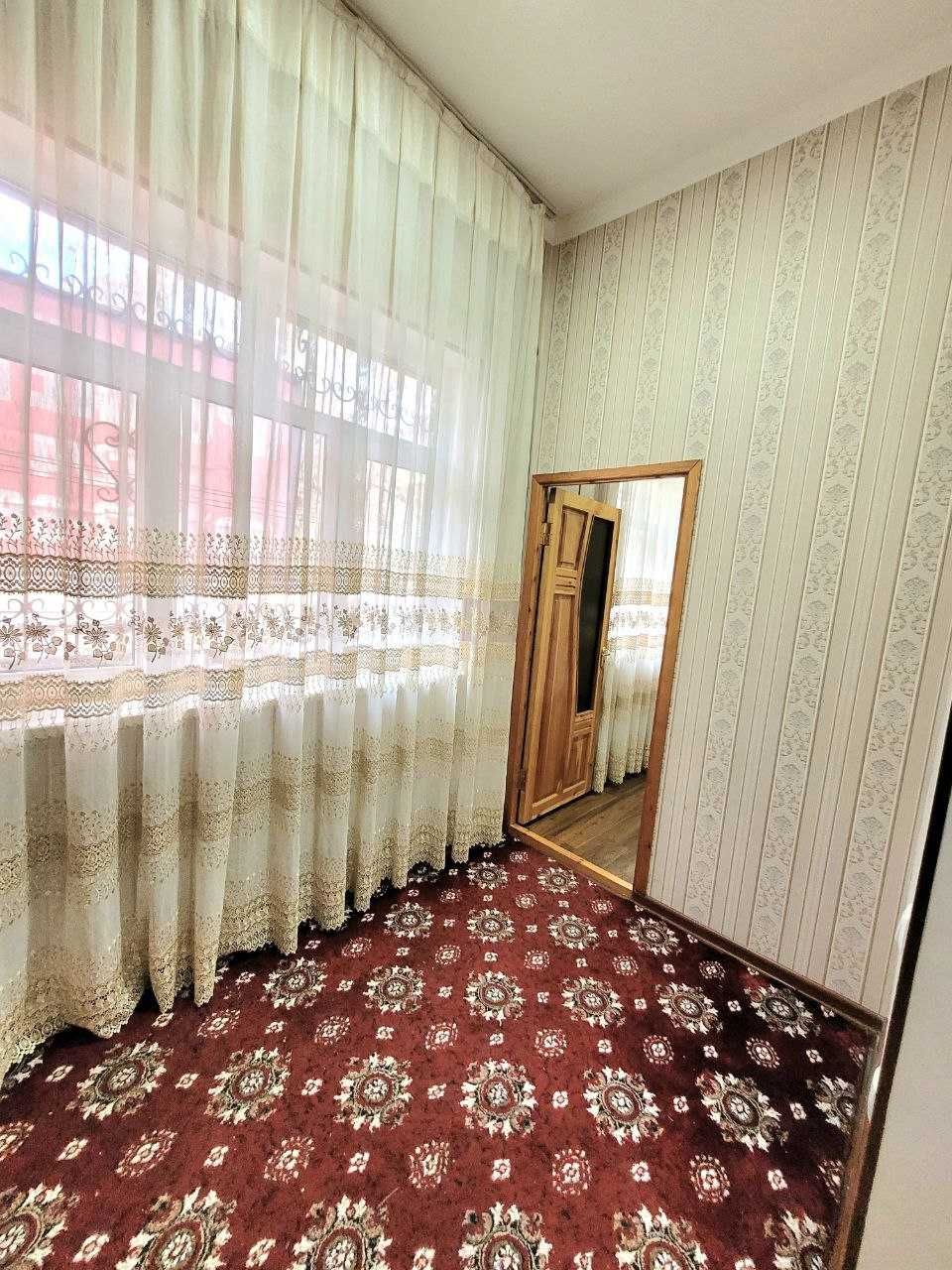 Чиланзар 1 кв-л. Высокопотолочный дом. 3\2\4. Евро. Парковка. TR