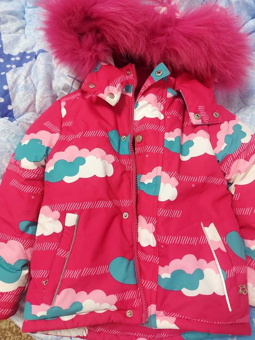 Vând geaca iarna fetița