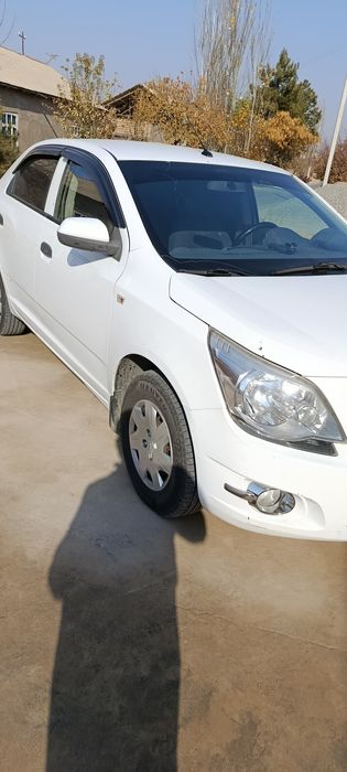 Jiguli 2106 sotiladi