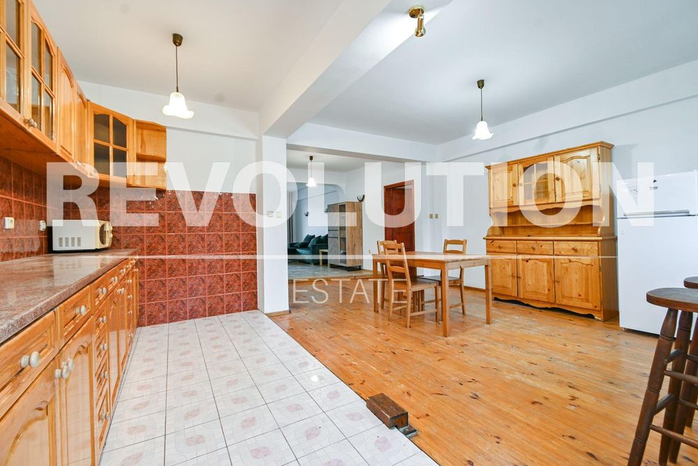 Тристаен апартамент в ж.к. Гео Милев