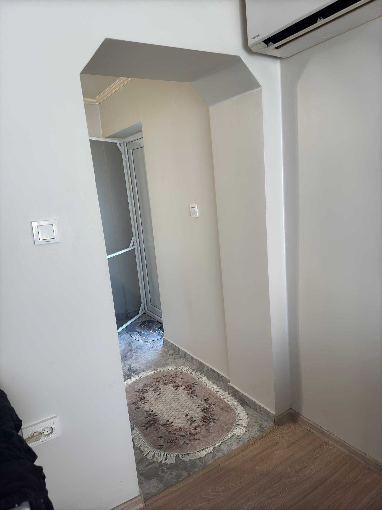Продава се обзаведена къща - 290 кв.м. - двор 1040 кв.м.