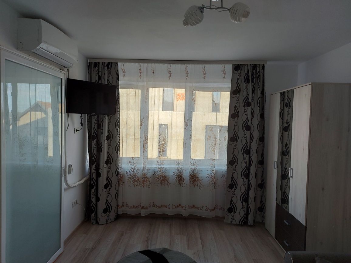 Închiriez garsoniera zona Traian