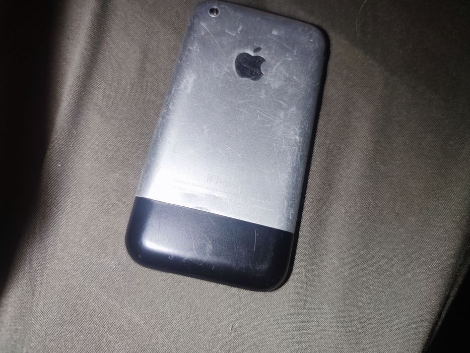 Самый первый iphon 2g