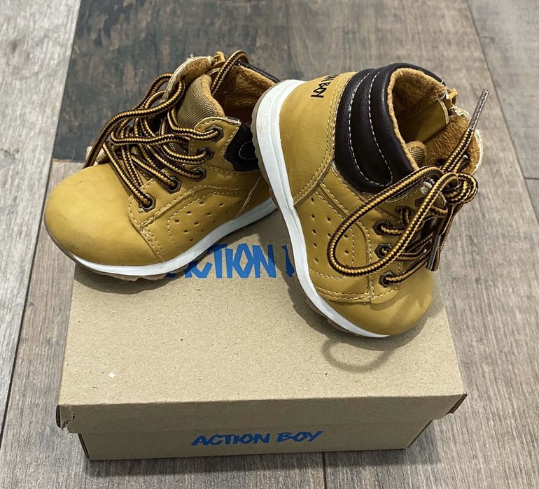 Ghetuțe action boy bebelusi, mărimea 20