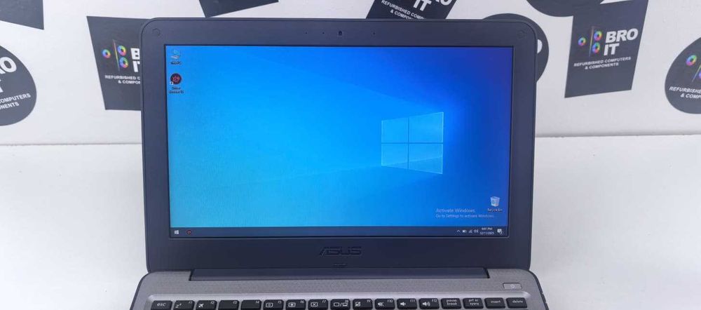 Laptop ASUS bun de office, diagnoza auto, scoala, etc.