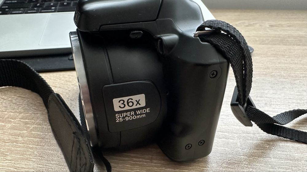 Професионален фотоапарат Fujifilm Finepix S8600 36X zoom