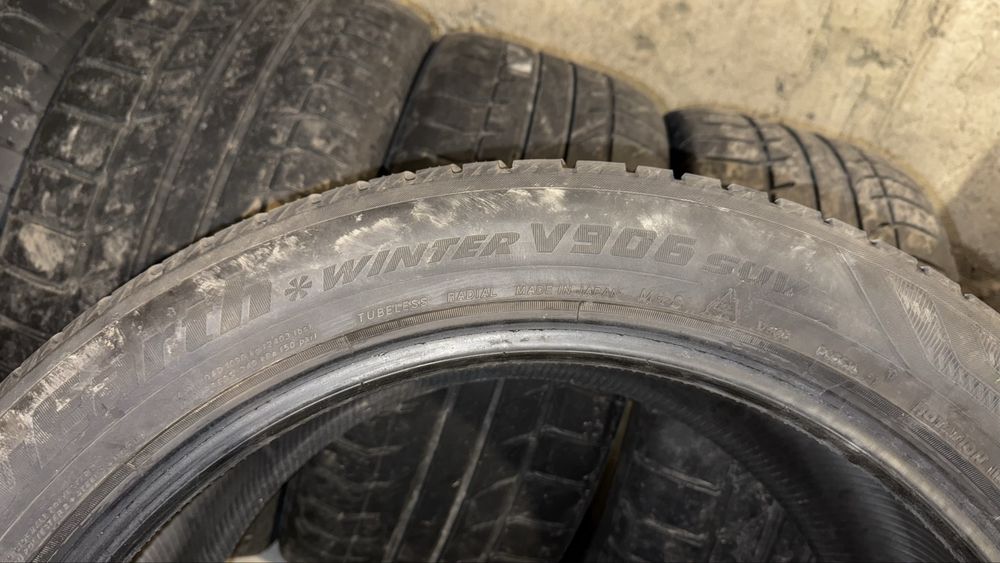 Четири Летни гуми и зимна една 295/40/R21