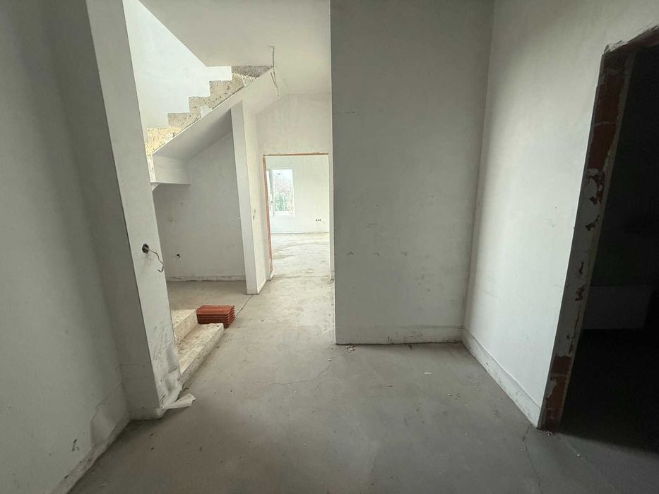 Къща с АКТ 16 - село Първенец