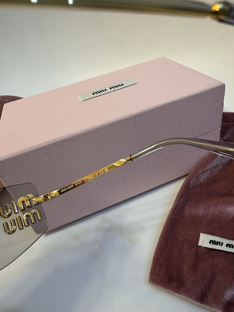Очки солнцезащитные Miu Miu 2024 тренд