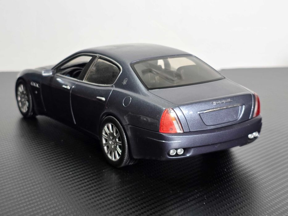 Macheta Auto 1/18 Hotwheels Maserati Quattroporte