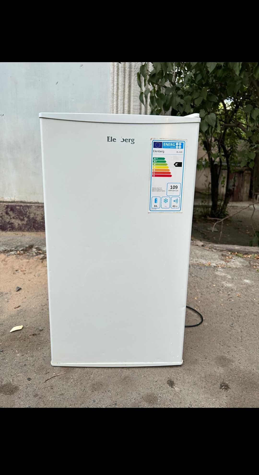 Мини холодильник Midea хорошом рабочем состояний