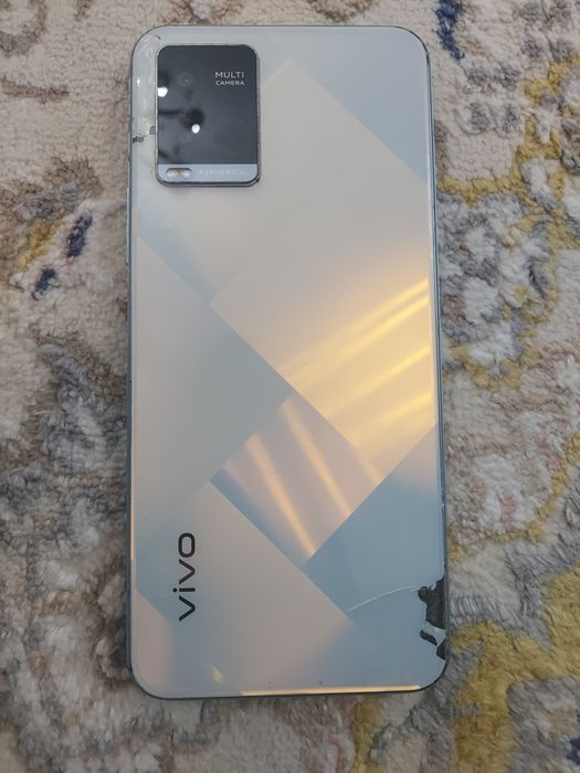 Vivo v21 с нормальной состаением