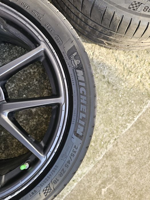 18" джанти с гуми Tesla Model 3
