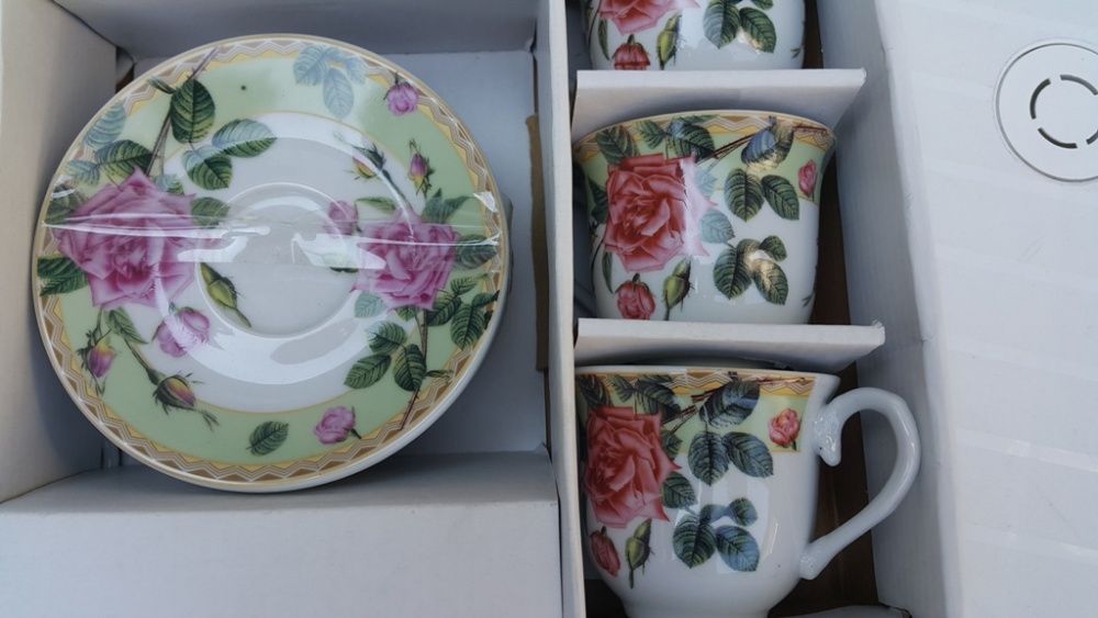 Set de cafea 12 piese 6 cesti 6 farfurioare, imprimeu floral