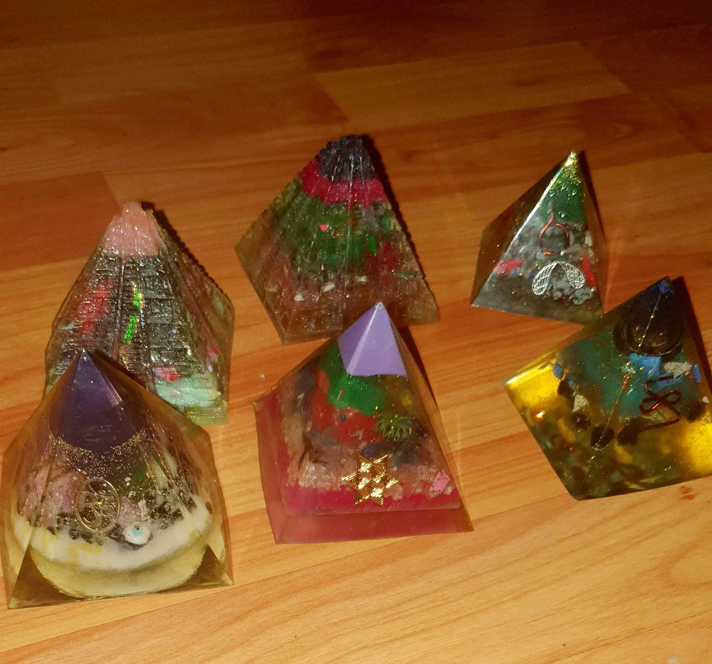 Piramida orgon handmade 8x7 cm si 6x6 cm
