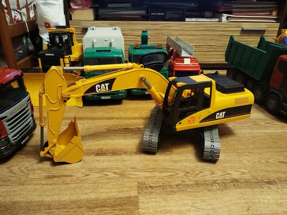 Машинки Bruder разные