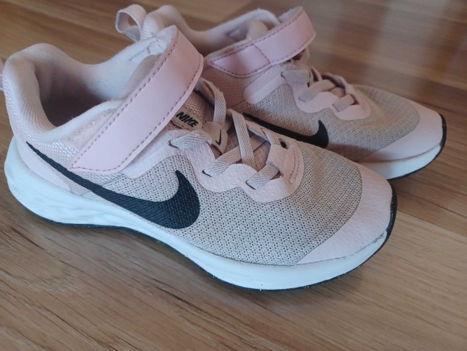 Маратонки за момиче Nike