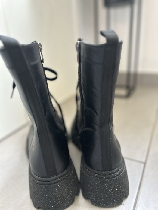 Ghete piele, noi cu eticheta