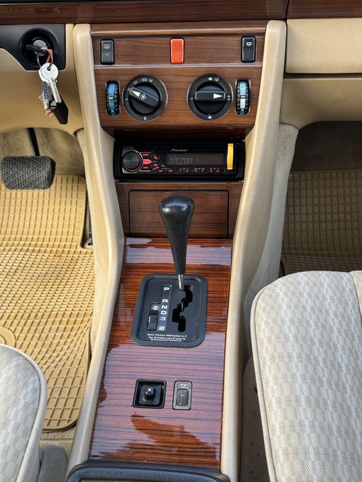 Продавам Мерцедес 124 Mercedes