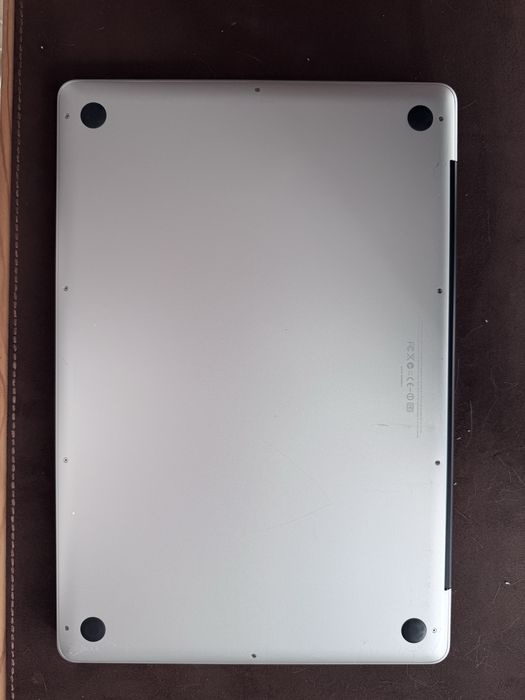 MacBook Pro (17-inch, Mid 2010), i7 2.8 Ghz, Configurație Rară, 9.5/10