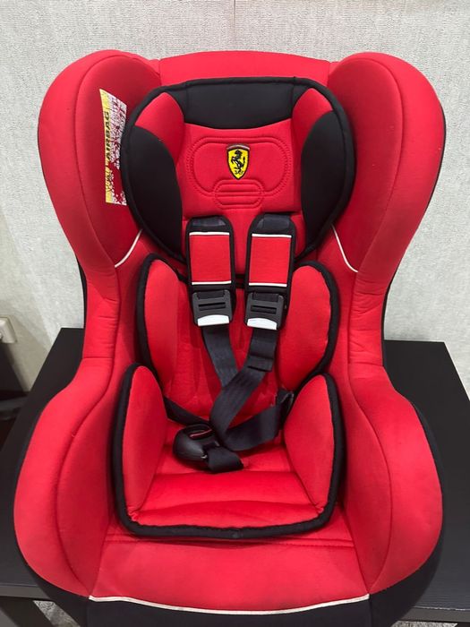 Детское автокресло Ferrari