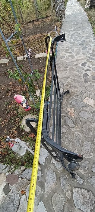 Метален багажник за автомобил