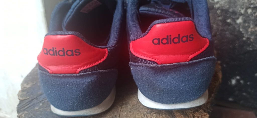 Маратонки Adidas и други