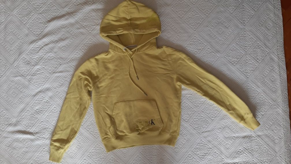 Hoodie Calvin Klein Jeans marimea XS,stare foarte buna.
Dim.lg.50,lg m