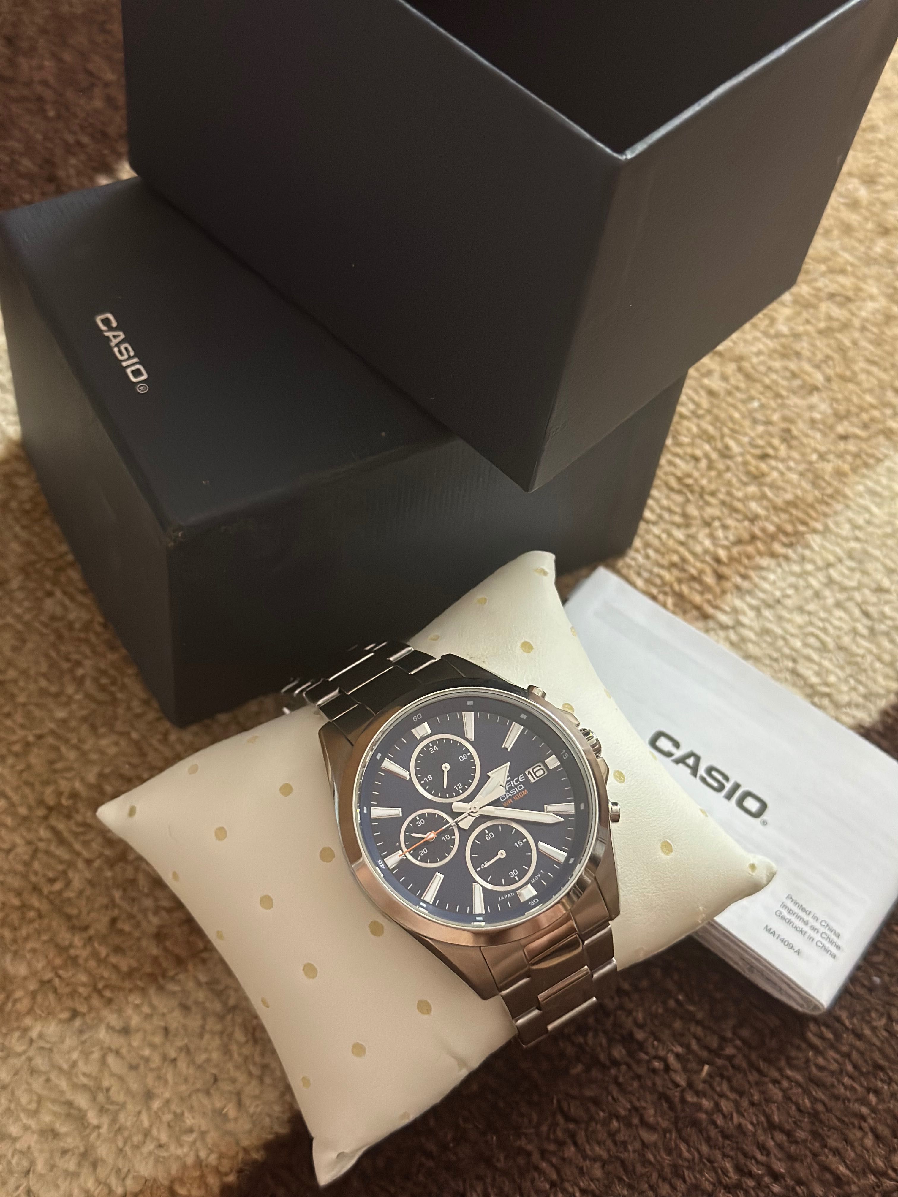 Продавам CASIO стилен и модерен часовник, който никога не е носен.