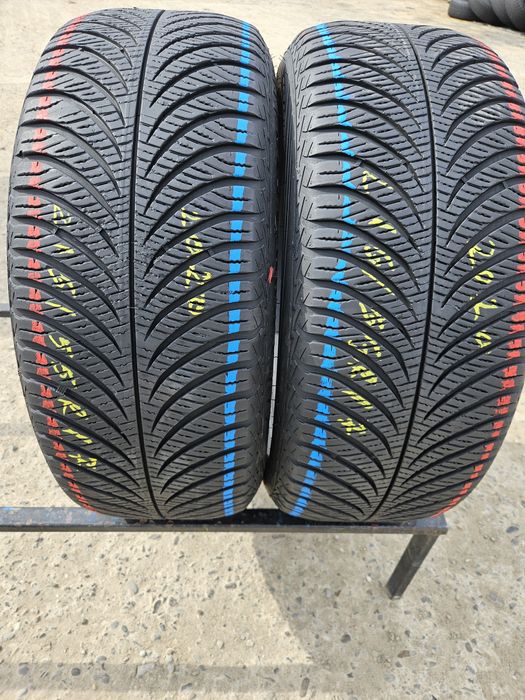 Vând anvelope iarna 215/55/17 215/55r17 GOODYEAR