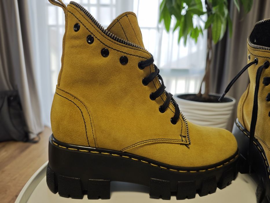 Ghete piele la comanda,noi