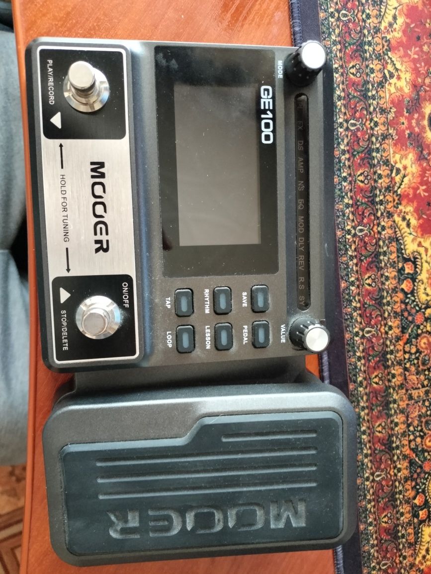 Гитарный процессор MOOER-GE100