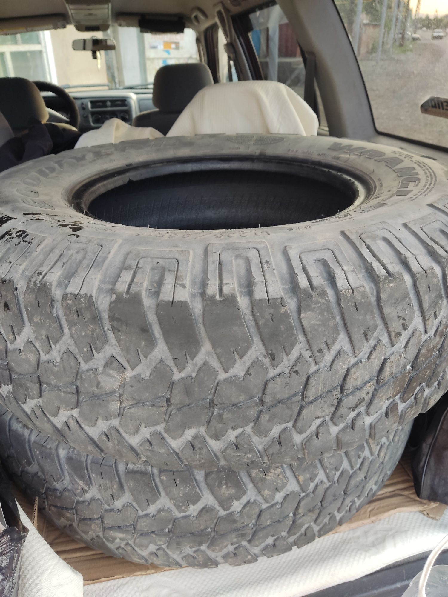 Goodyear wrangler MT LT235/85/16