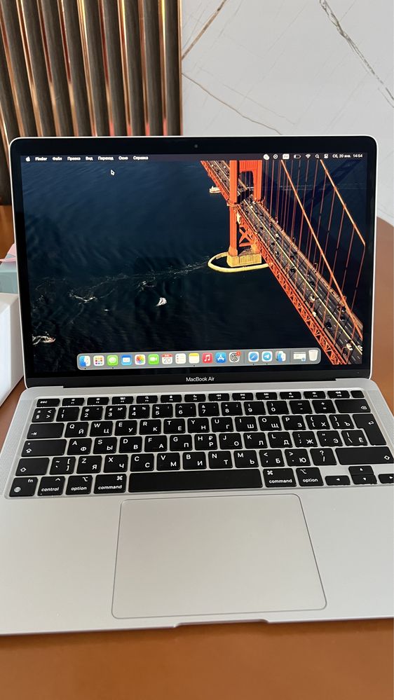 Macbook air M1 8/256гб еще на гарантии