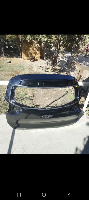 Trekker zadni kapot sotiladi