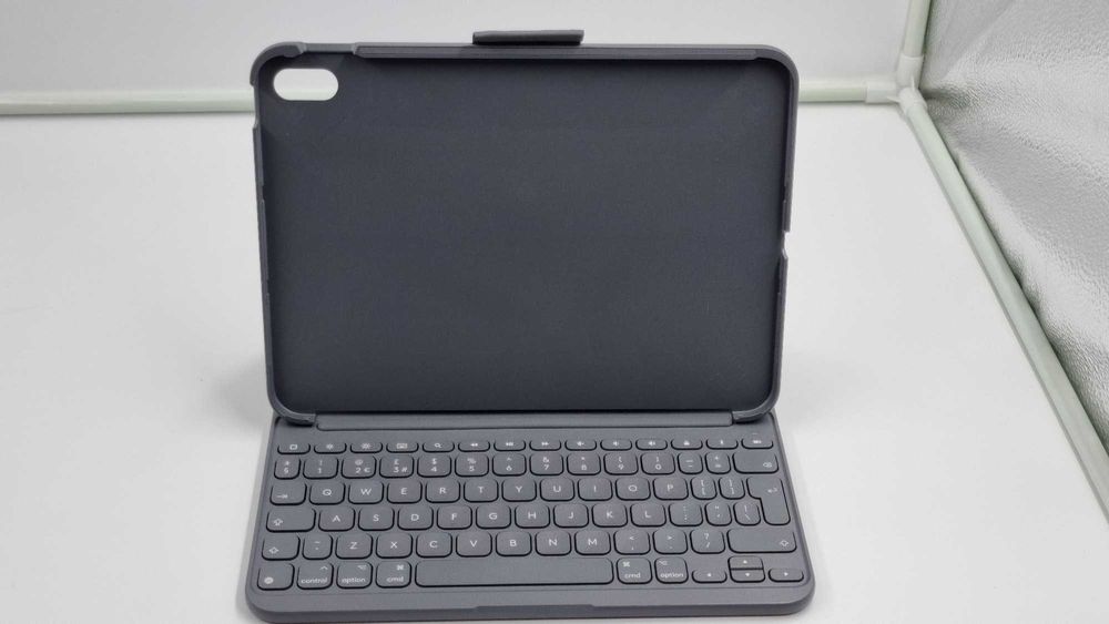 Husa/Stand Logitech SLIM FOLIO pentru iPad 10th gen [Amanet Club Caro]